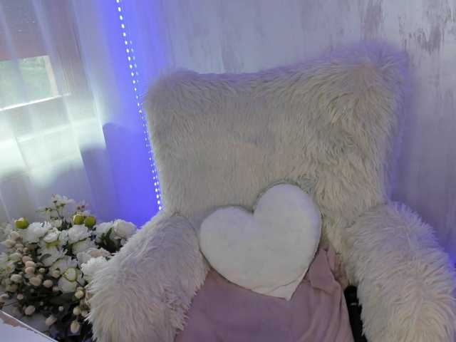 ElisaBaxter live cam on BongaCams