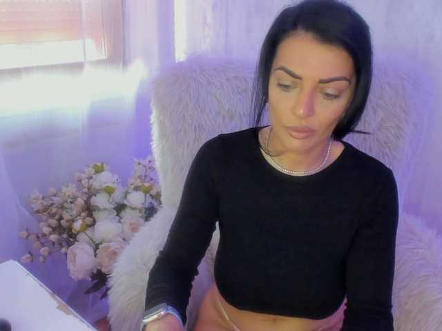 ElisaBaxter's BongaCams show and profile