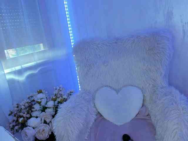 ElisaBaxter webcam