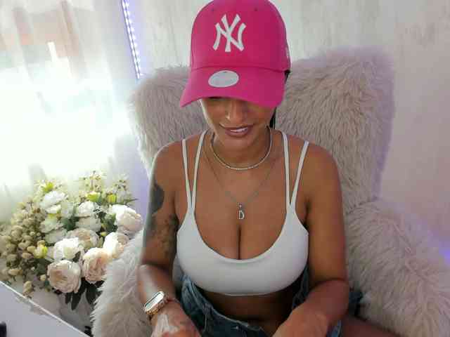 ElisaBaxter webcam
