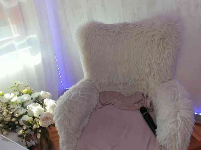ElisaBaxter webcam