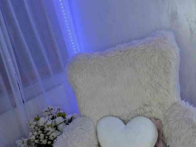 ElisaBaxter webcam