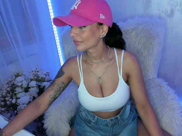 ElisaBaxter webcam
