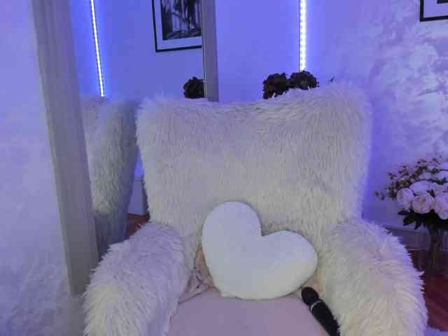ElisaBaxter webcam
