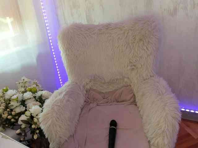 ElisaBaxter webcam