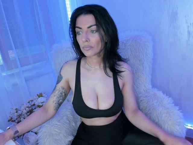 ElisaBaxter webcam