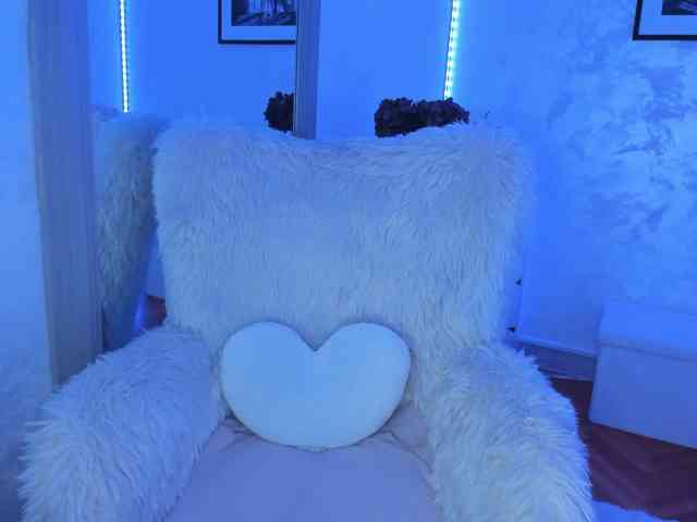 ElisaBaxter webcam