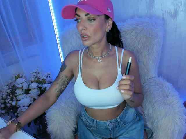 ElisaBaxter webcam