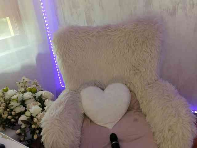 ElisaBaxter webcam