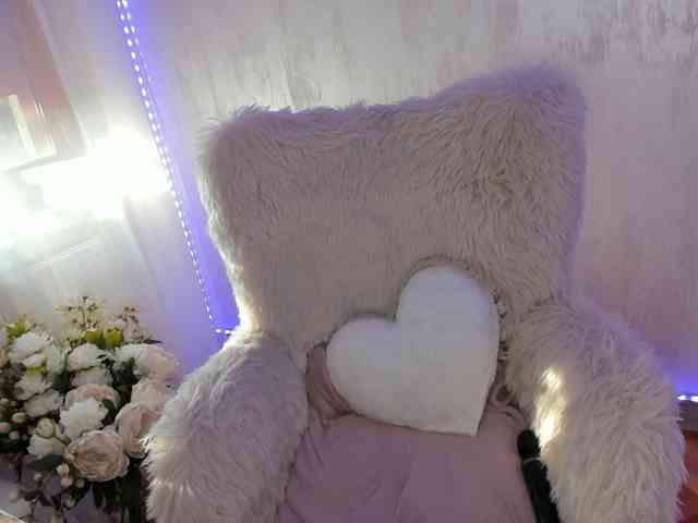 ElisaBaxter webcam