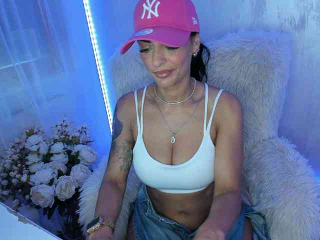 ElisaBaxter webcam