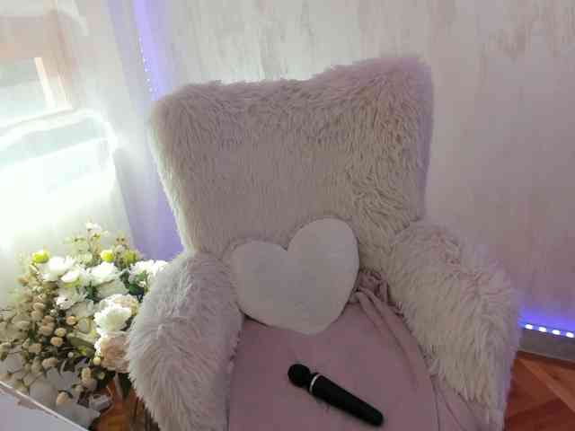 ElisaBaxter webcam