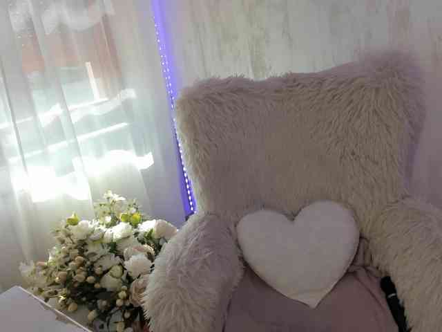 ElisaBaxter webcam
