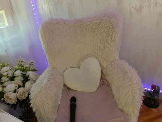 ElisaBaxter webcam