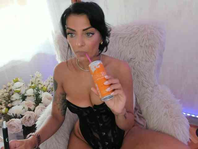 ElisaBaxter webcam
