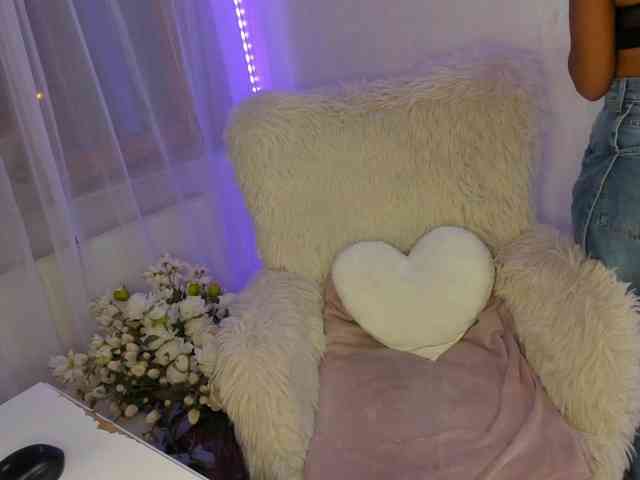 ElisaBaxter webcam