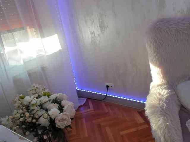 ElisaBaxter webcam