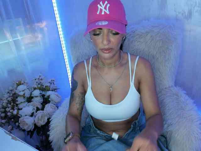ElisaBaxter webcam
