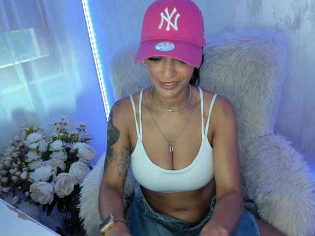 ElisaBaxter webcam