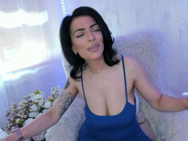 ElisaBaxter webcam