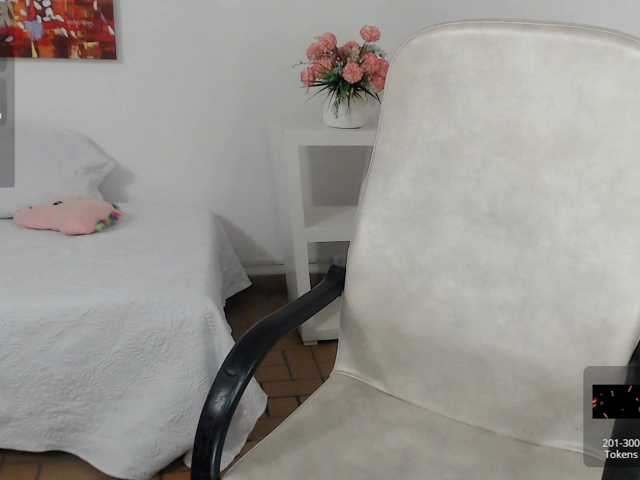 tiffany-69 live cam on BongaCams