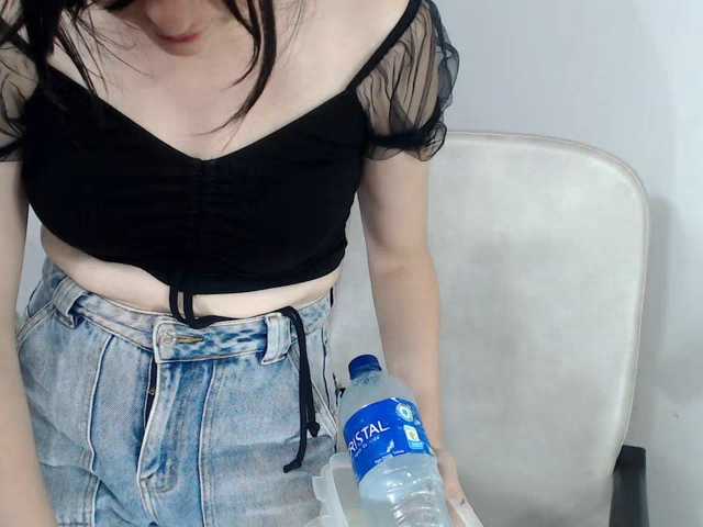 le modèle tania-cortez est en webcam porno dans un show sur le site bongacams, il possède les tags suivants: White/Caucasian,Brunette,Shaved