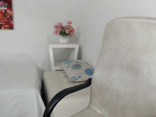 tiffany-69 live cam on BongaCams