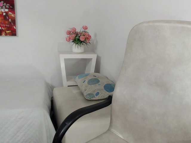 tiffany-69 live cam on BongaCams