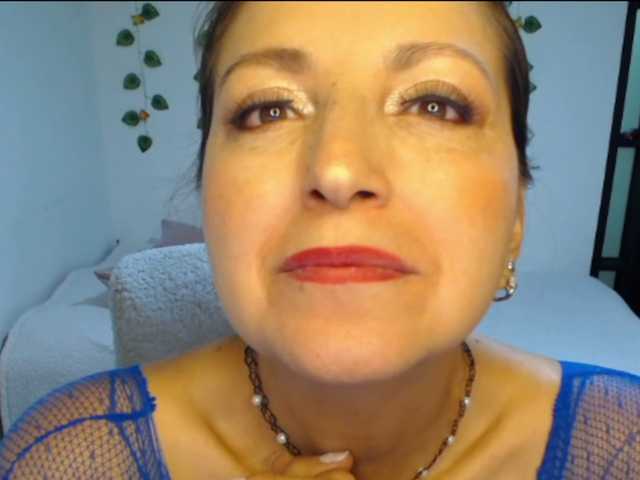 sofi-52 live cam on BongaCams