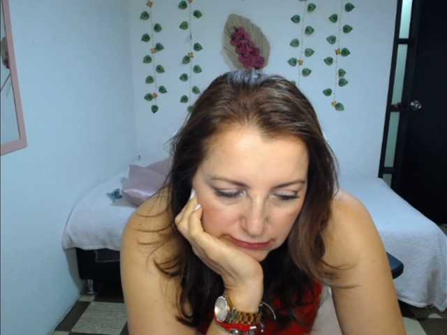 sofi-52 live cam on BongaCams