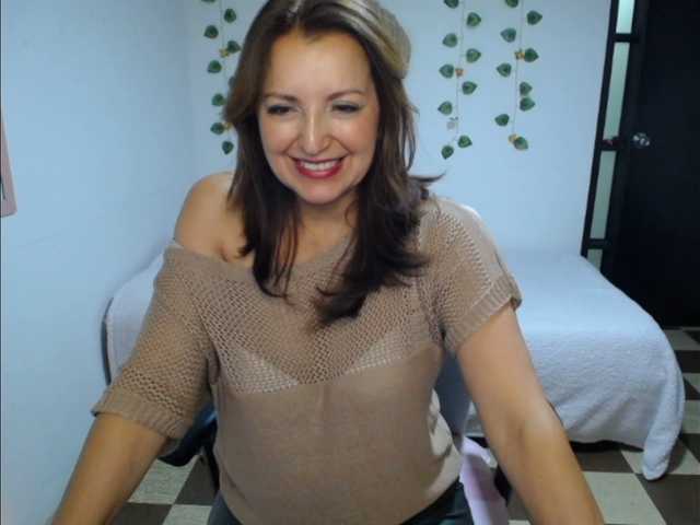 sofi-52 live cam on BongaCams