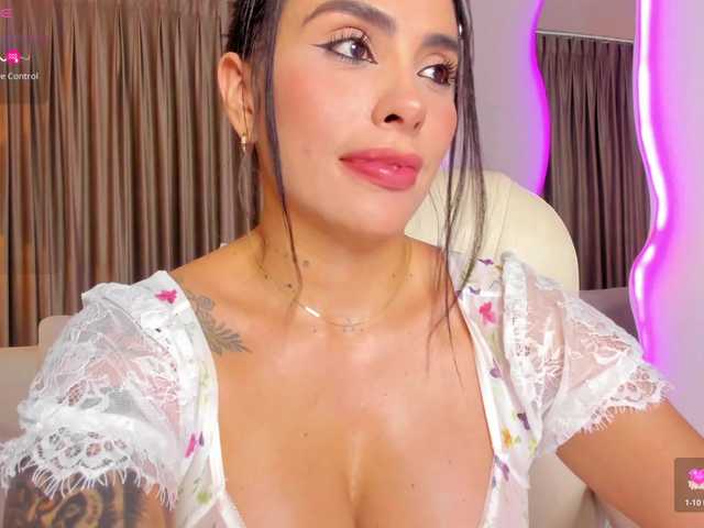 sarah-stonne live cam on BongaCams