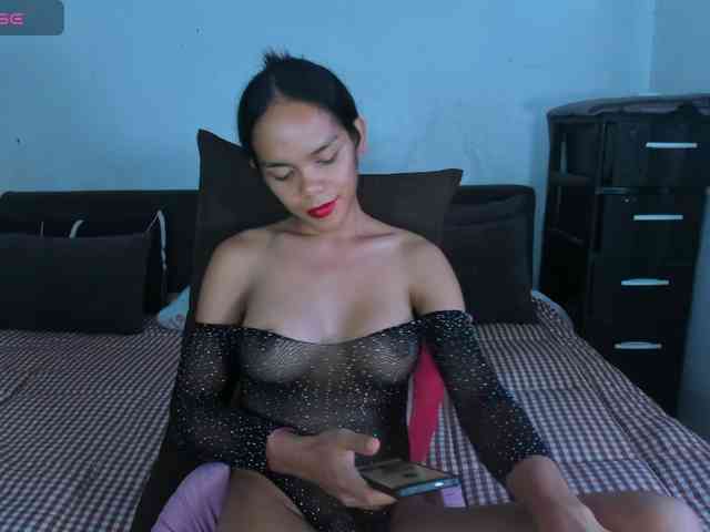 caroline-east Sex Cam Show