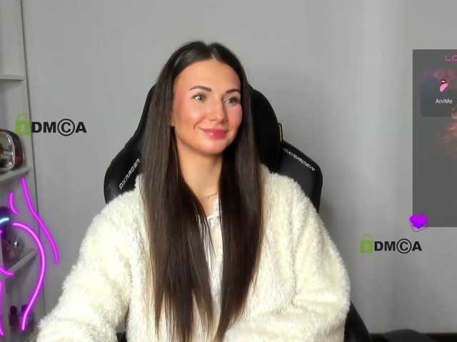Cute-Shy live cam on BongaCams