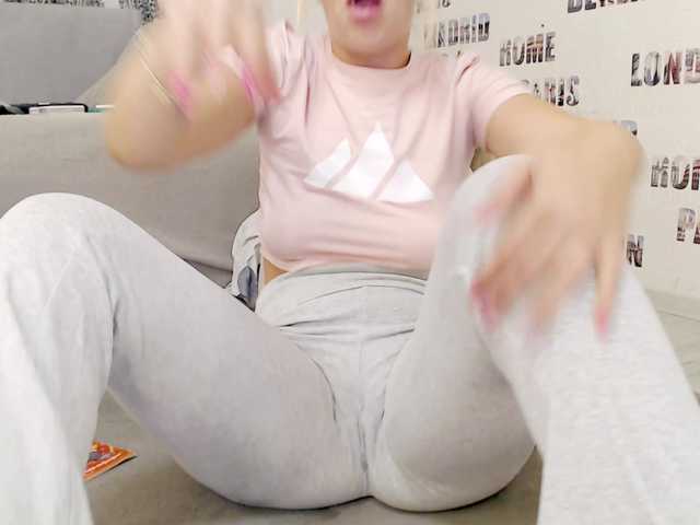 sweetdaiana23 live cam on BongaCams