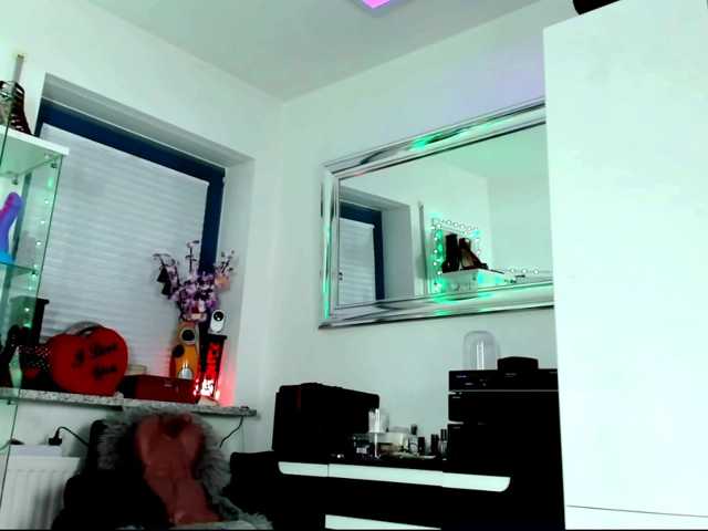 2bigass4u live cam on BongaCams