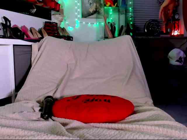 Model: 2bigass4u
