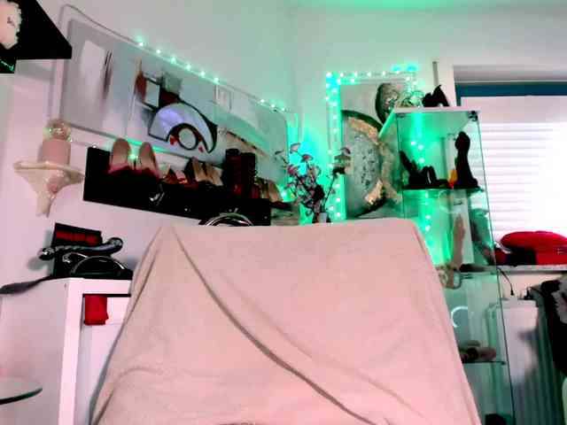 Model: 2bigass4u