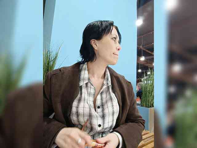 vik77777A Live Webcam on BongaCams