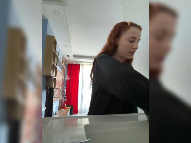 Greedy-Kim5's BongaCams show and profile