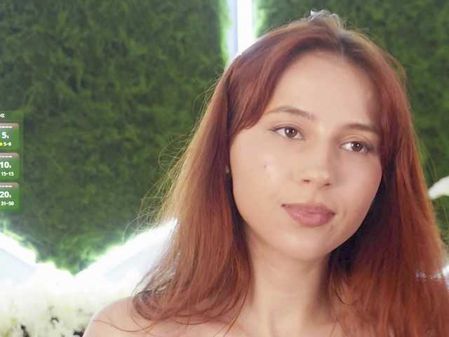 Greedy-Kim5's BongaCams show and profile