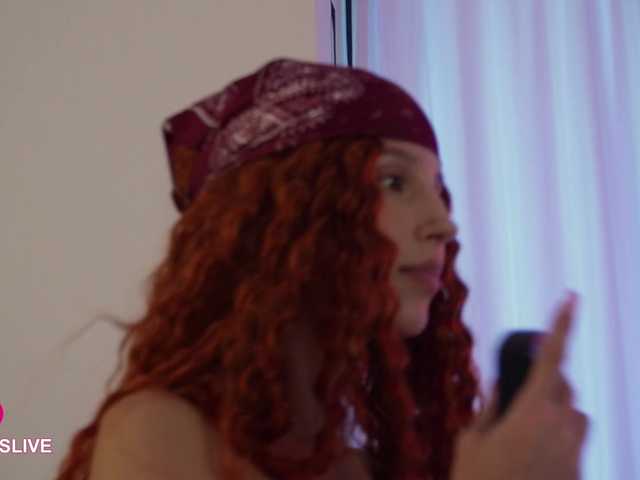 Greedy-Kim5 live webcam show
