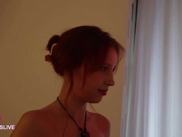 Greedy-Kim5 live webcam show