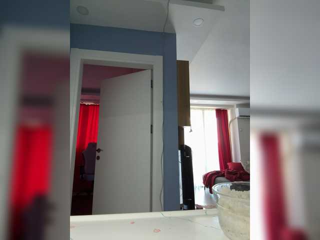 Greedy-Kim5's BongaCams show and profile