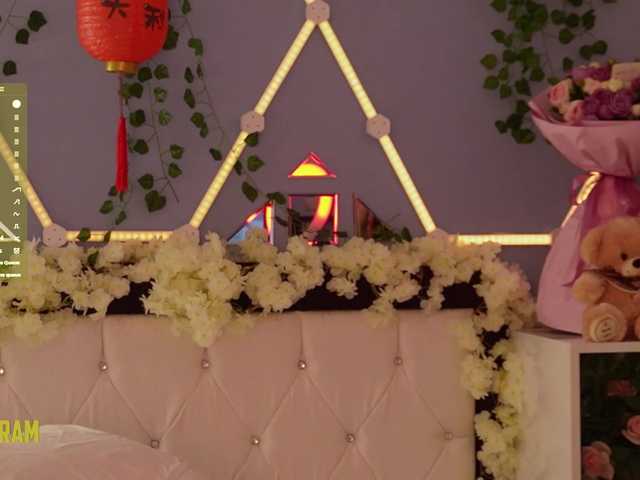le modèle rosess_ est en webcam porno dans un show sur le site bongacams, il possède les tags suivants: White/Caucasian,Redhead,Shaved