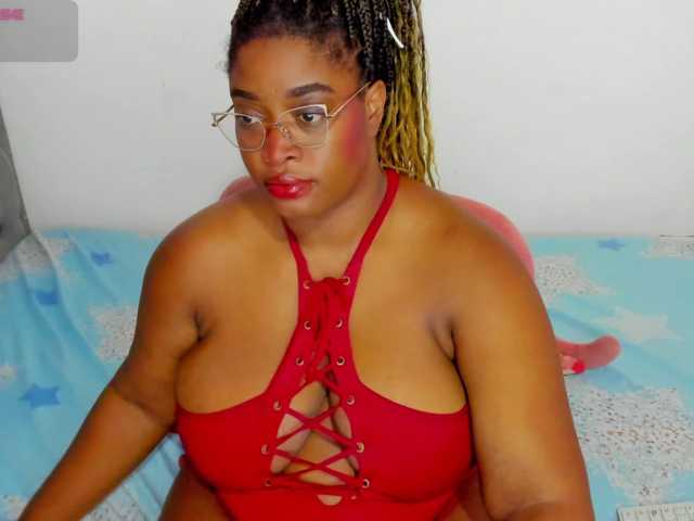 NinaaGrey, en directo ahora en BongaCams