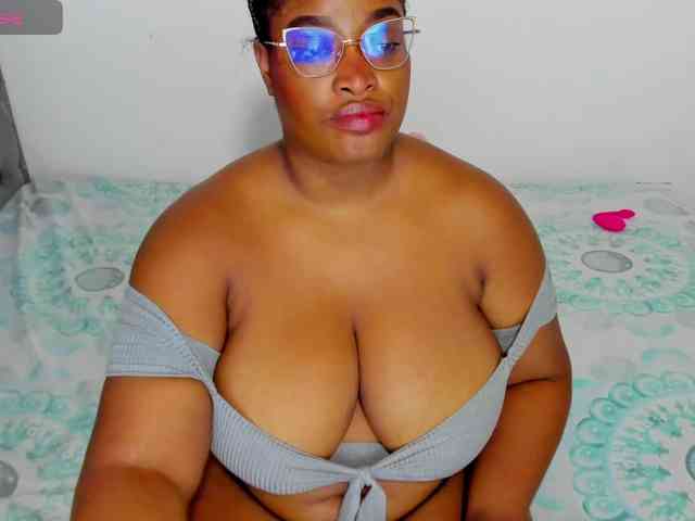 NinaaGrey webcam