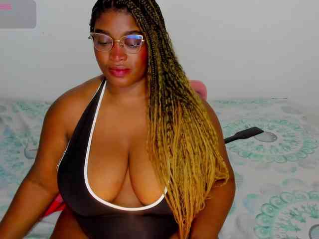 NinaaGrey webcam