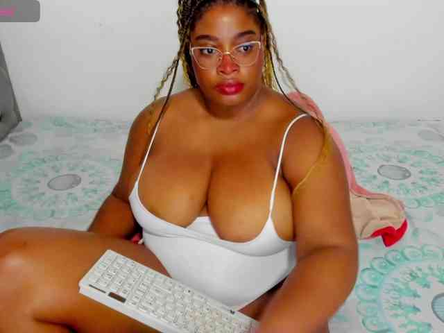 NinaaGrey webcam