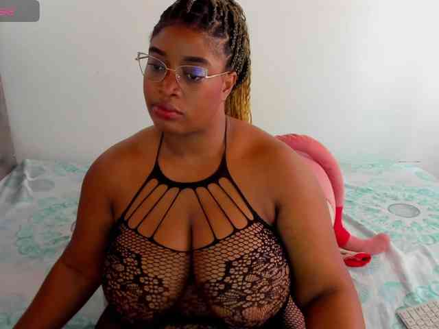 NinaaGrey webcam